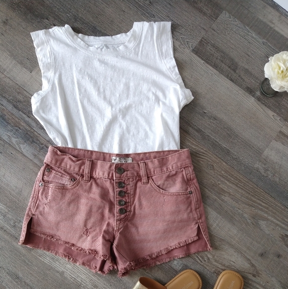 Free People Runaway Slouch Cut-Off Mauve Short - Picture 12 of 13
